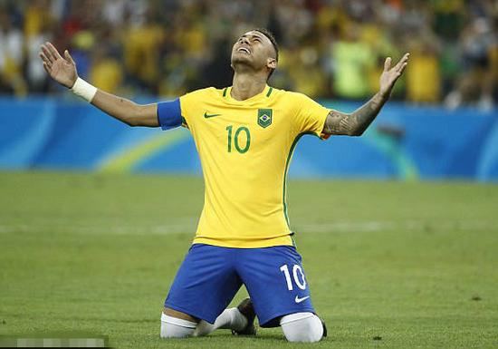 乌克兰近些年同瑞典正赛交手两次，两战全胜保持不败（近年乌克兰与瑞典正赛两度交锋，保持全胜战绩）