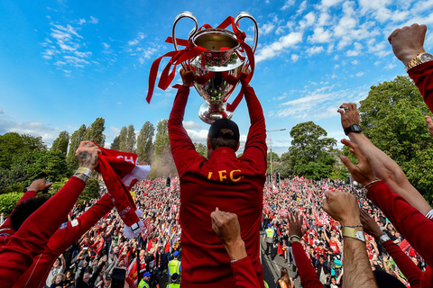 赫内斯：拜仁曾有盖德-穆勒等一众神锋，凯恩绝不逊色于他们（赫内斯：拜仁历代神锋如盖德-穆勒，凯恩丝毫不逊于他们）