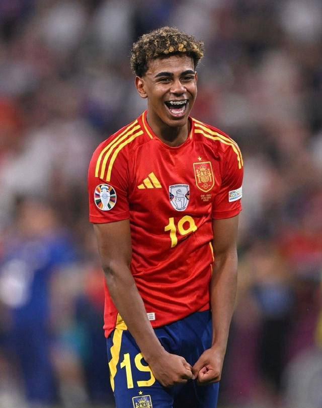 沙媒：坎塞洛告知新月高层自己想离队，但小因扎吉不想放他走（沙特媒体：坎塞洛已向新月高层表态想离队，但小因扎吉拒绝放人）