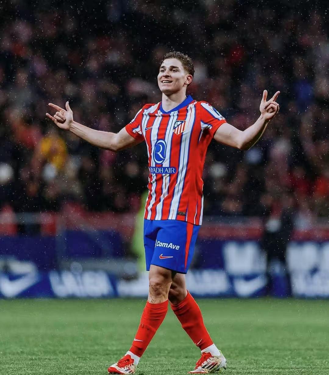 埃斯特旺：对红军进球后很激动；世俱杯交手时就想展示自己（埃斯特旺：攻破红军后兴奋不已；世俱杯相逢便想证明自己）