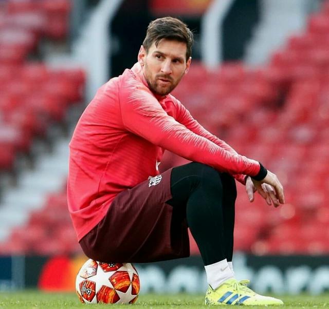 米兰助教兰杜奇称莱奥内收肌受伤明日检查（米兰助教兰杜奇：莱奥内收肌受伤，明日将接受检查）