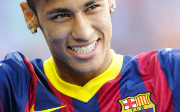 首尔外援后卫亚赞：能够限制住费利佩并不是我一个人的功劳（首尔外援后卫亚赞：限制费利佩是全队的功劳，并非我一人所为）