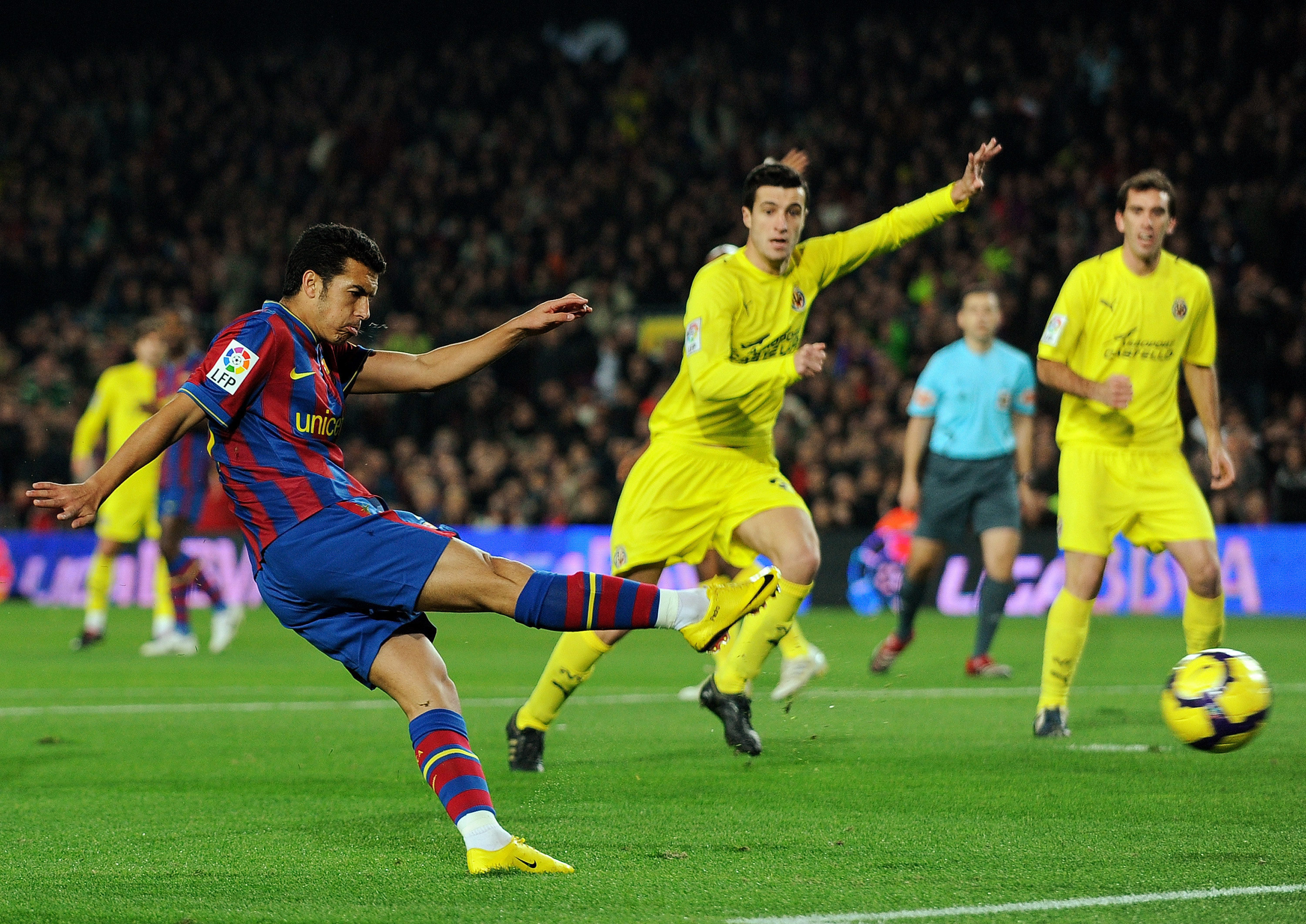 德天空：那不勒斯想签弗赖堡中场曼赞比顶替受伤的德布劳内（德媒：那不勒斯有意引进弗赖堡中场曼赞比，以填补德布劳内伤缺）