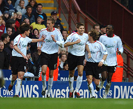 英超半场：福登开场闪击，格瓦迪奥尔破门，曼城2-0利兹联（英超半场战报：福登闪击、格瓦迪奥尔建功，曼城2-0领先利兹联）