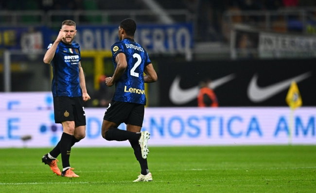 阿莱尼亚：当时我在巴萨没有位置，库库雷利亚也是一样（阿莱尼亚：那段时间巴萨容不下我，库库雷利亚的处境也一样）