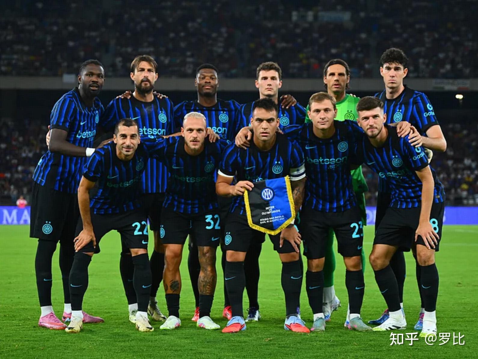 🦅官方：水晶宫将身穿我们的2025／26赛季红蓝配色主场球衣（🦅官宣：水晶宫将身披我们2025／26赛季红蓝主场战袍）