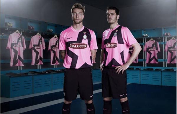 曼联迎战狼队，我真担心被惹毛的阿莫林，会帮利物浦解套！（曼联战狼队：就怕阿莫林发飙，替利物浦解困）