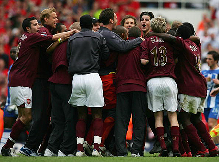 凌晨4点欧冠超级对决！阿隆索命运之战：输球或下课 8人缺席（欧冠凌晨4点巅峰对抗！阿隆索生死一役：若告负或下课，阵中8人缺阵）