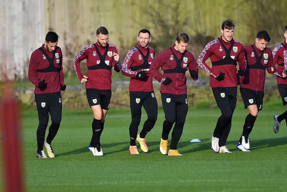 亚马尔：世界杯西班牙会夺冠吗？是的；我最听我妈妈的话（亚马尔：坚信西班牙将夺冠，我最听妈妈的话）