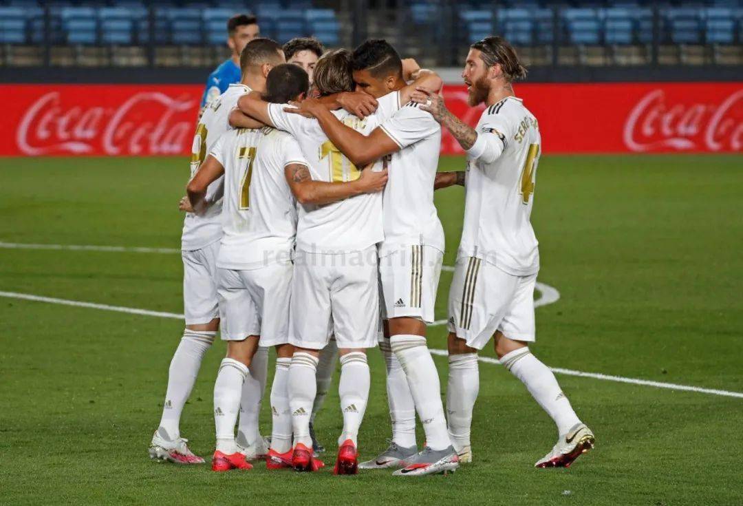 景好人美，朴志洙妻子社媒时隔一年半发度假照：沙滩比基尼（时隔一年半，朴志洙妻子社媒晒海滩比基尼度假照：人美景更美）