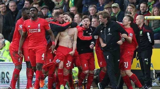 如何在野球场成为全场焦点？（如何在野球场脱颖而出，吸引全场目光？）