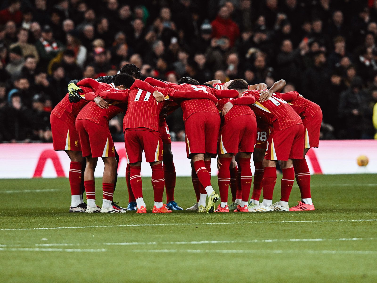 黑暗骑士上身，一哥斯达黎加球队推出与蝙蝠侠的联名球衣（蝙蝠侠加持，哥斯达黎加豪门发布联名球衣）