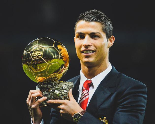 比利时11月世预赛大名单：库尔图瓦领衔，多库、特罗萨德在列（比利时11月世预赛名单出炉：库尔图瓦压阵，多库、特罗萨德入选）