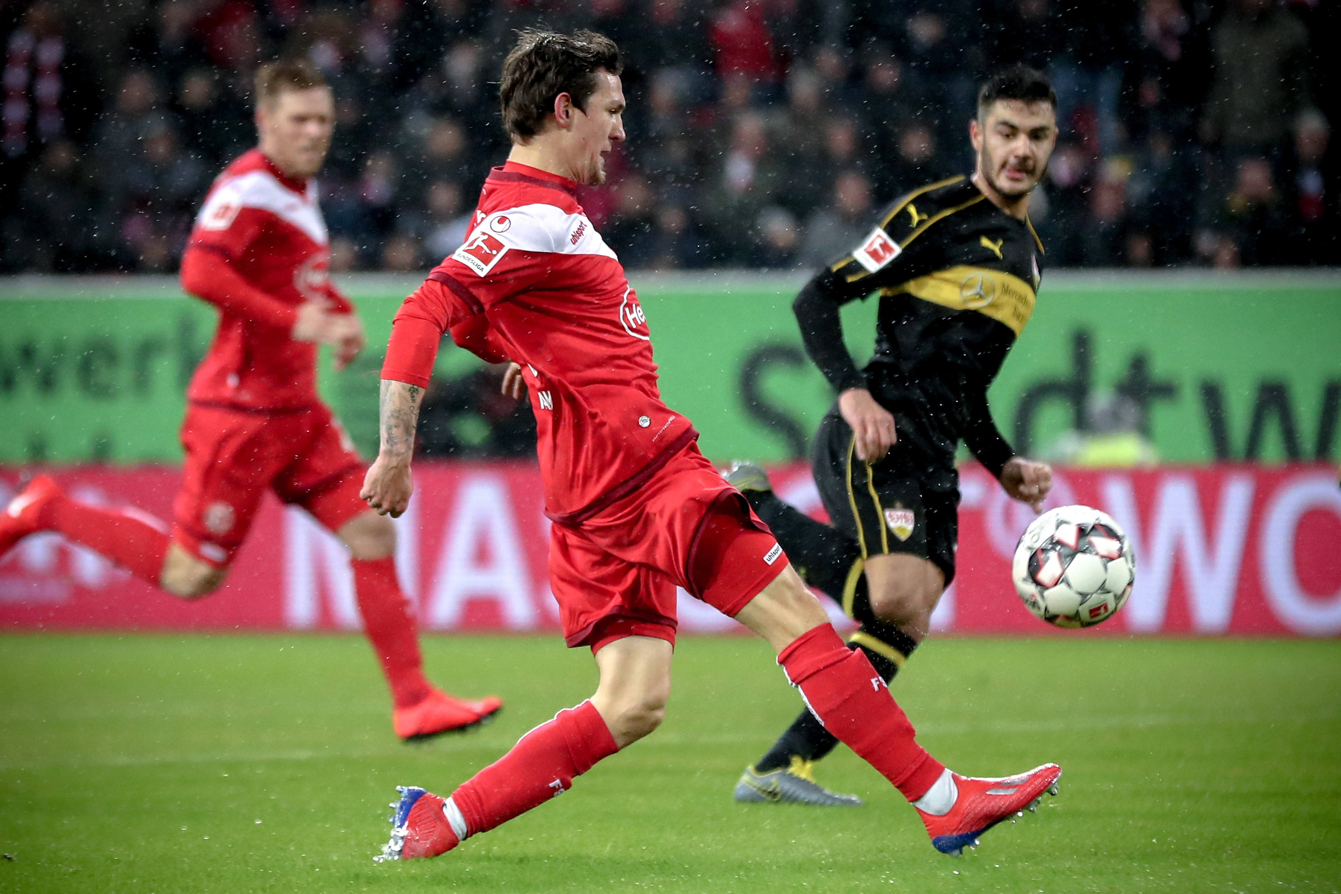 马竞官方：勒诺尔芒左膝关节囊严重损伤，但韧带和半月板没伤（马竞通报：勒诺尔芒左膝关节囊重伤，韧带与半月板无恙）