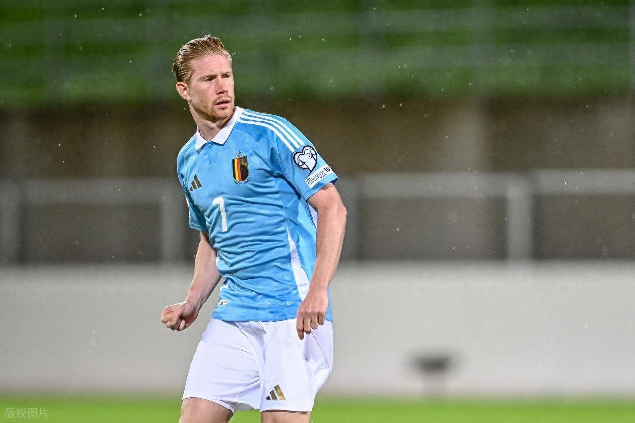 世界杯裁判名单公布，中国裁判再次入选（世界杯裁判名单出炉，中国裁判再度入围）