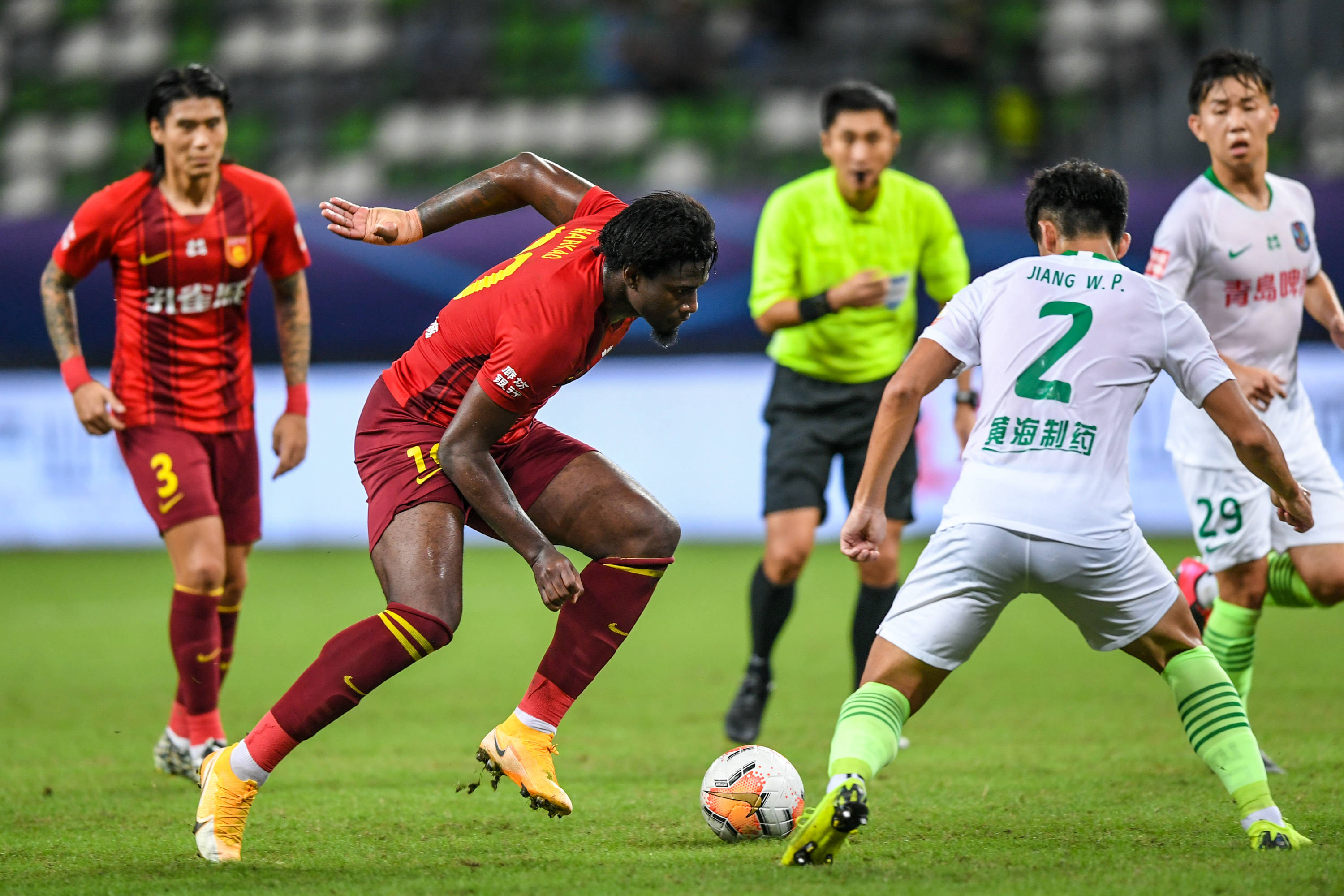 亚冠精英赛第五轮最佳阵：林加德、坎塞洛在列，塔迪奇入选